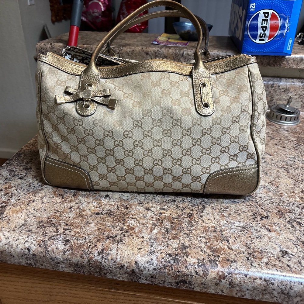 Gucci Beige and Gold Women's Bag